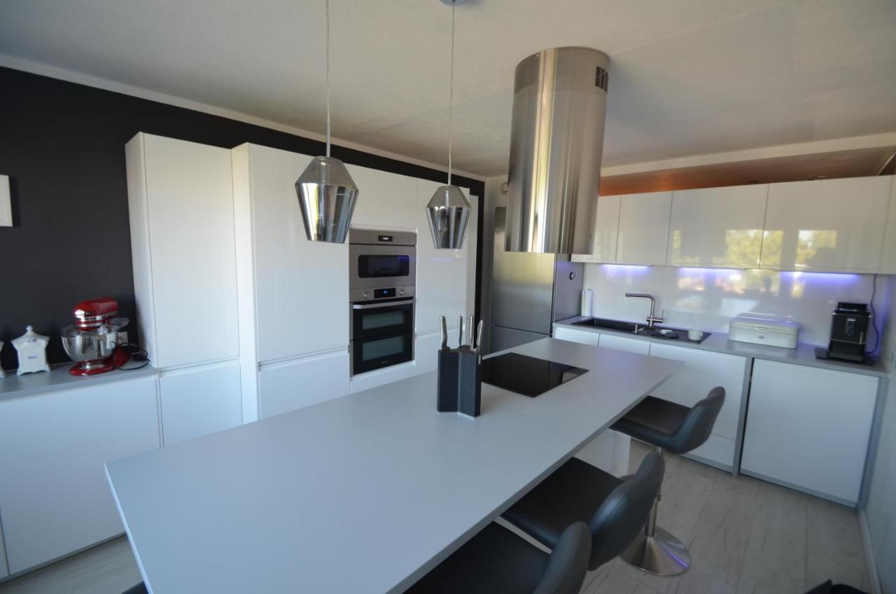 Messe, Airport, Outlet Metzingen Appartement *